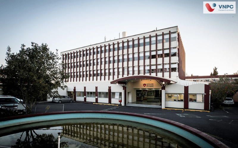 Auckland Institute of Studies (AIS)